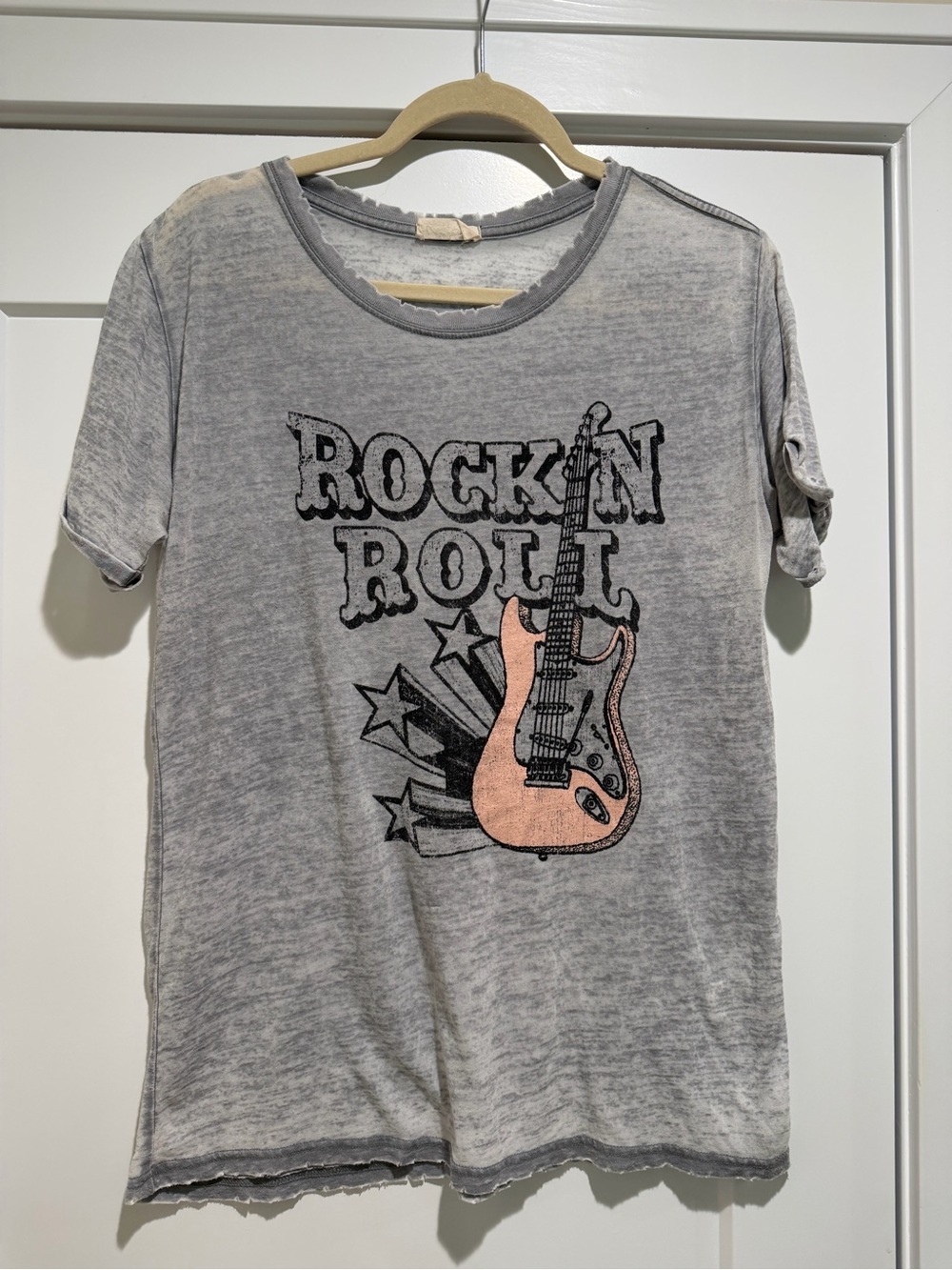 Vintage Rock 'N Roll Graphic Short Sleeve Tee - Light Gray/Pink Guitar Size L